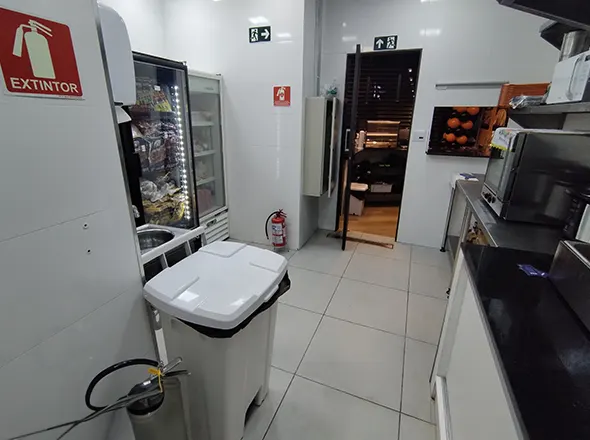 Report Engenharia Arquitetura Obra comercial para operação de alimentação em estação de metrô com adequações Churras Express - Estação Vila Sônia 1